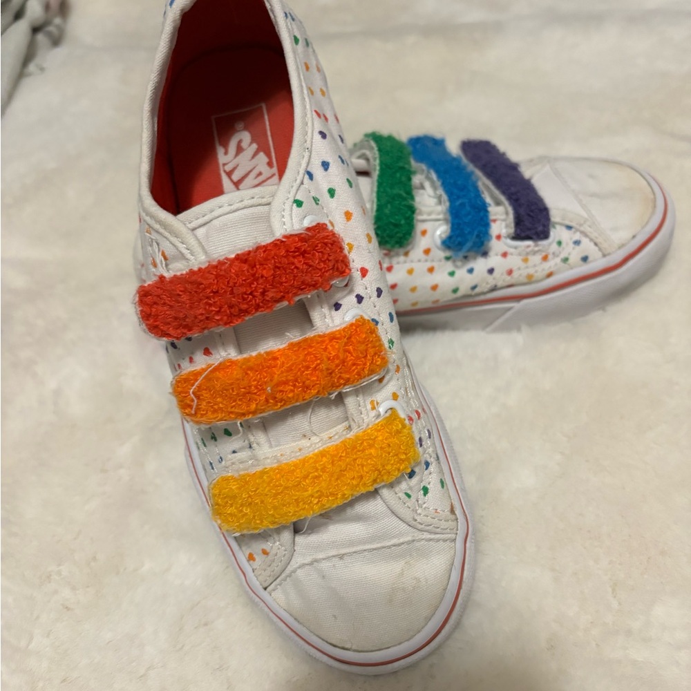 Vans kids rainbow hearts! Size 2